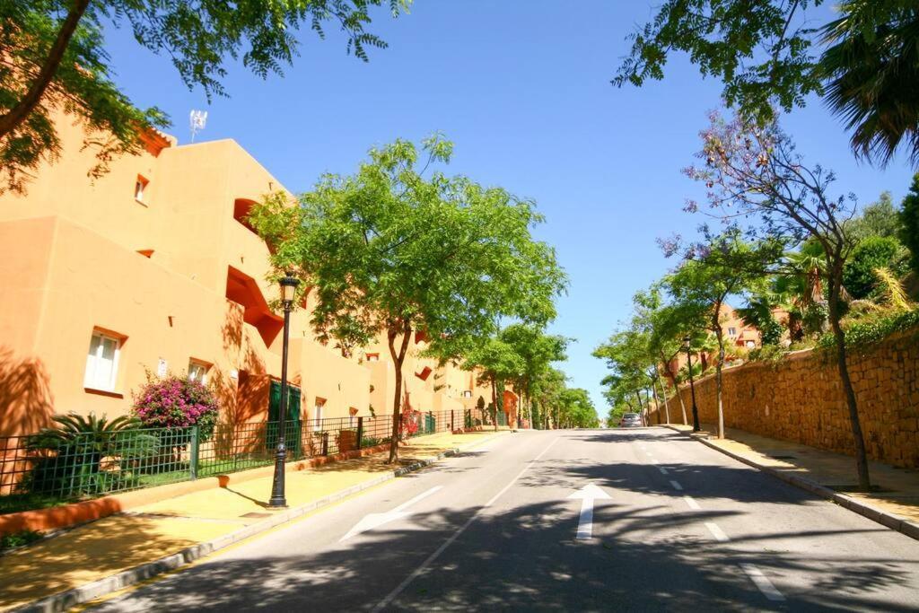 Lovely 2 Bedroom Apt Near Golf Los Lagos Elviria Μαρμπέλλα Εξωτερικό φωτογραφία