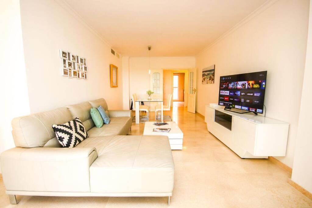 Lovely 2 Bedroom Apt Near Golf Los Lagos Elviria Μαρμπέλλα Εξωτερικό φωτογραφία